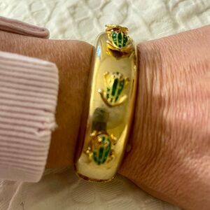 Frog Gold Tone Bracelet with Painted Frogs NEW